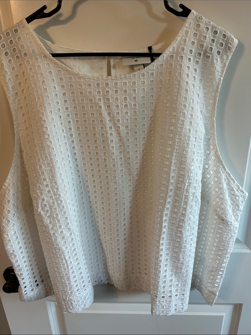 Kate spade x target Women's White Eyelet Sleeveless Top. 0089